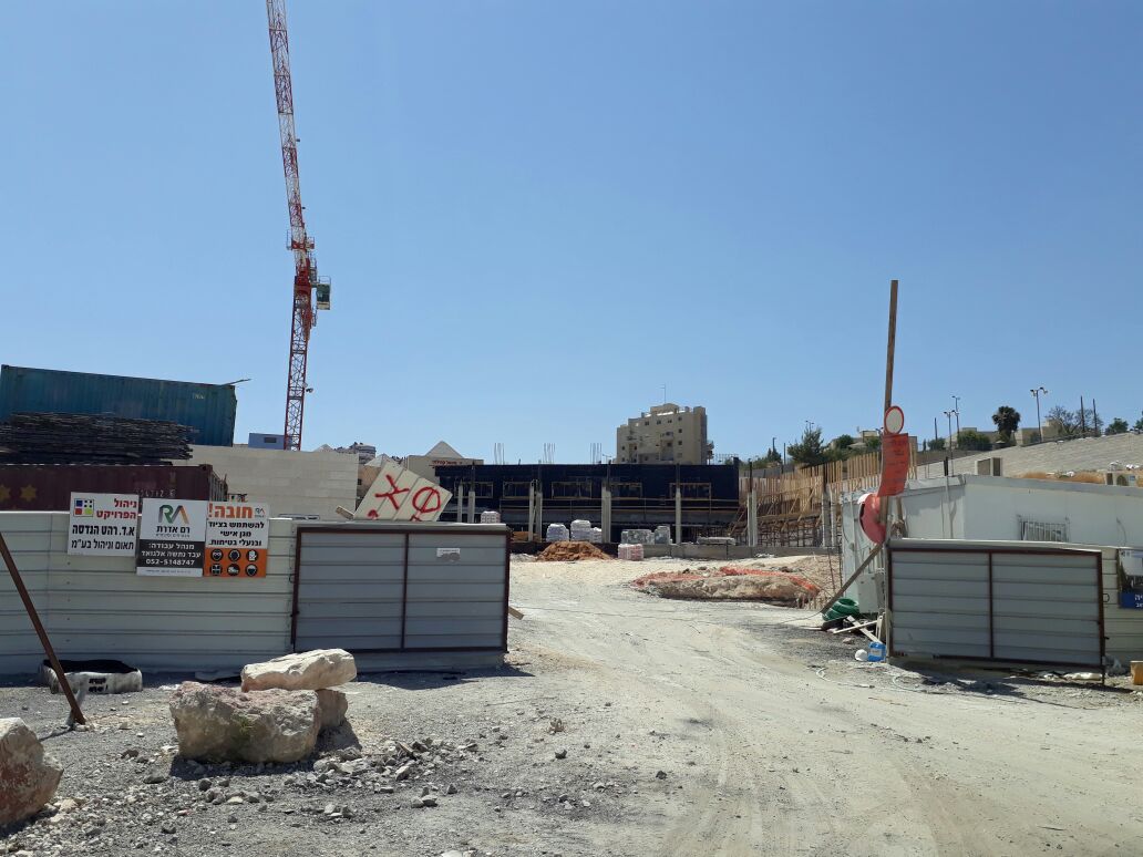 בריכת שחייה פסגת זאב – דבק כימי אפוקסי AC500Pro