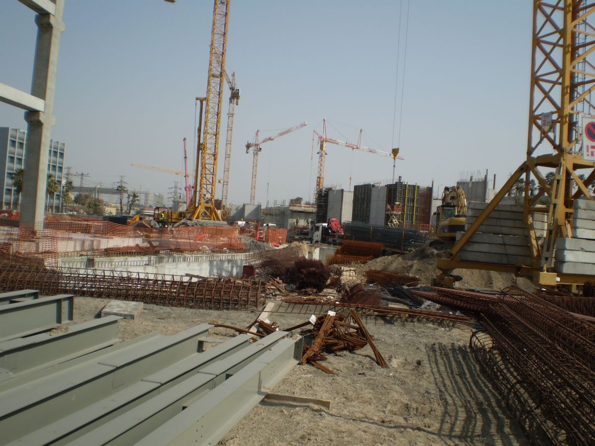 התפלת מים חדרה – חיבור קורות עם בורג בטון BT