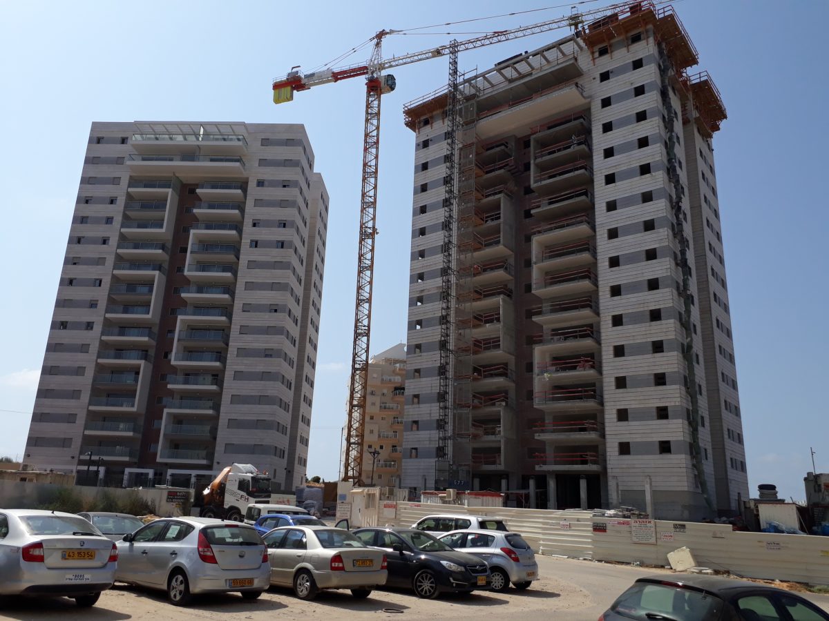 דניה סיבוס רחובות – עוגן דבק כימי לקוצים, בורג בטון לתבניות ודיבל לחיפוי אבן