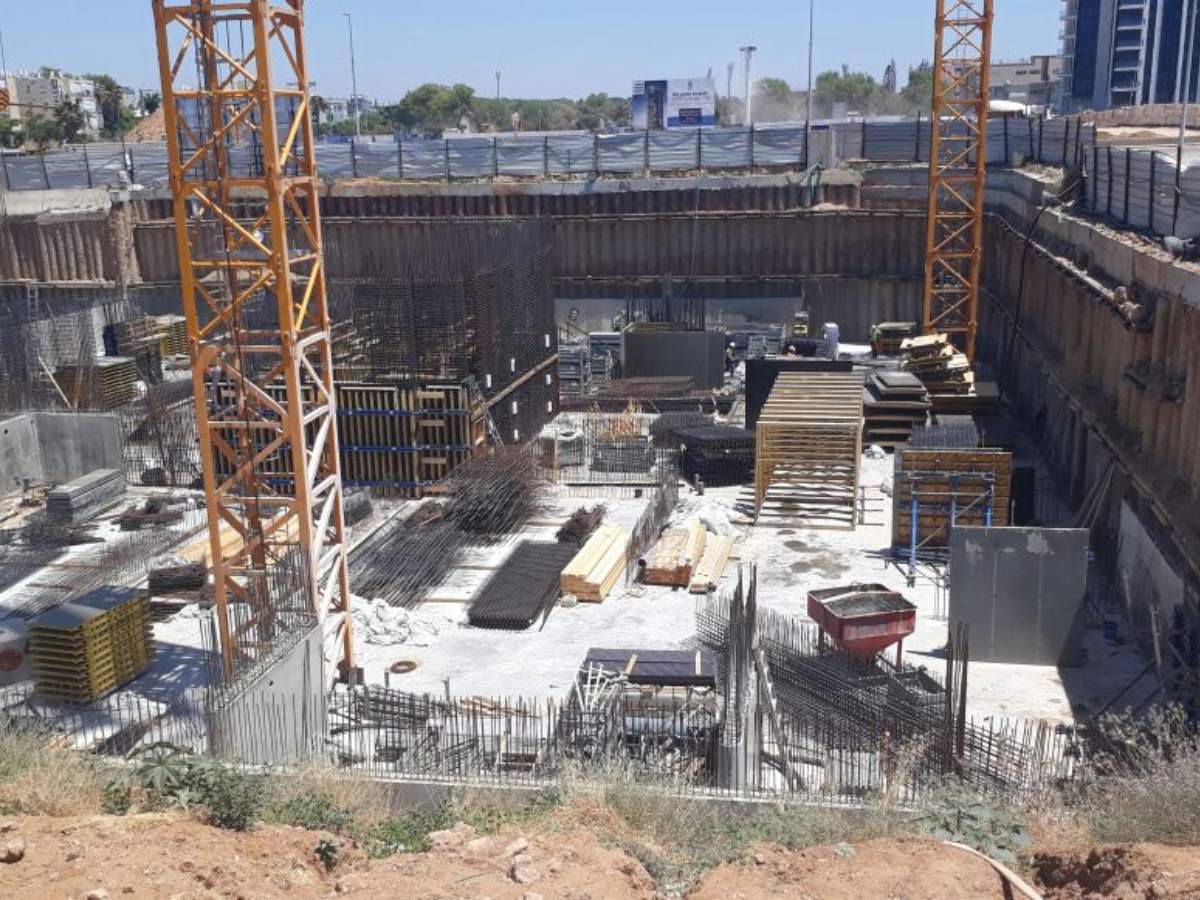 פארק הים בת ים – עיגון קוצים, רגל תבניות וקווי חיים