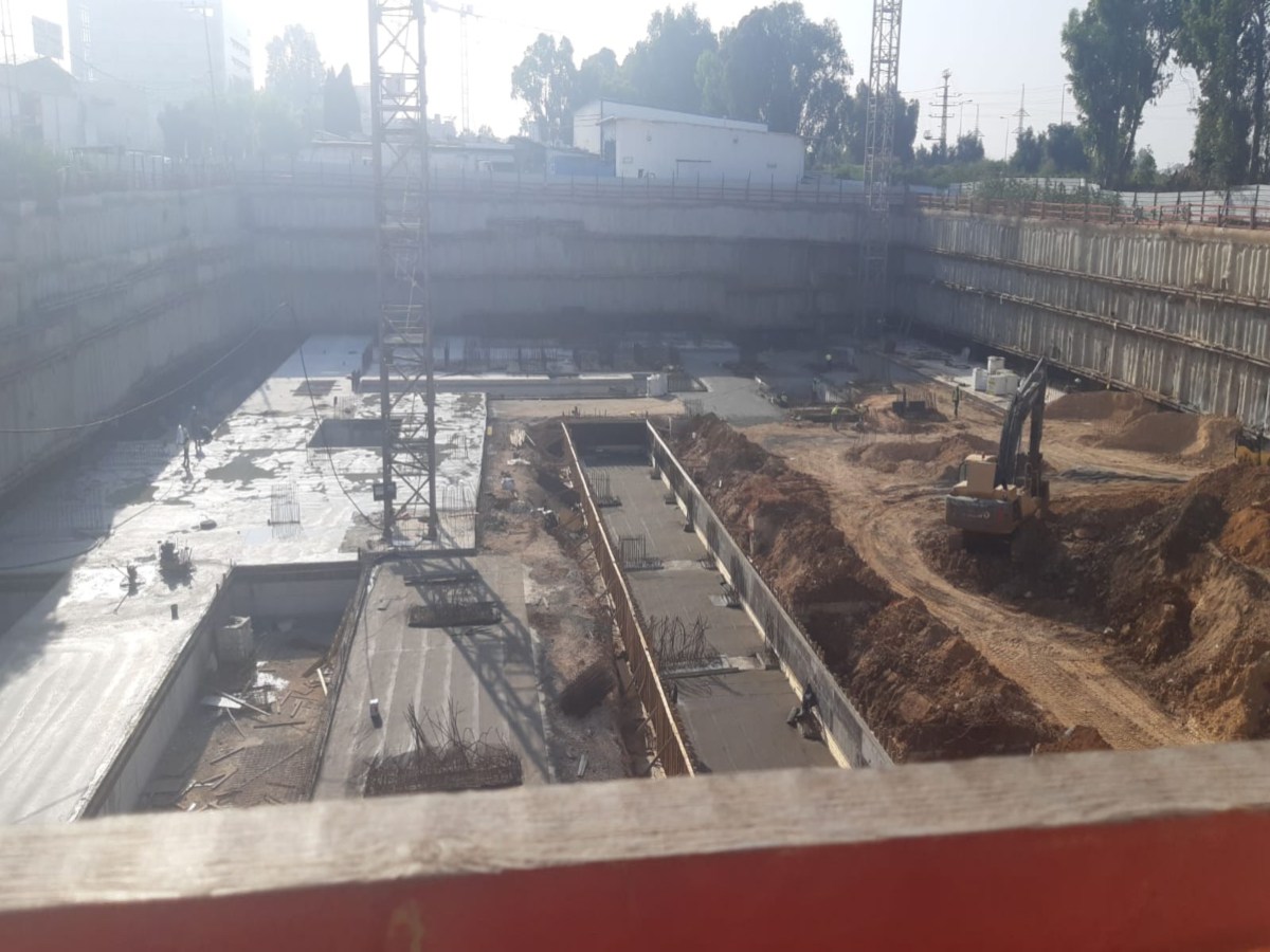 בסט יהוד – הדבקת קוצים עם עוגן כימי דבק Chemfix200
