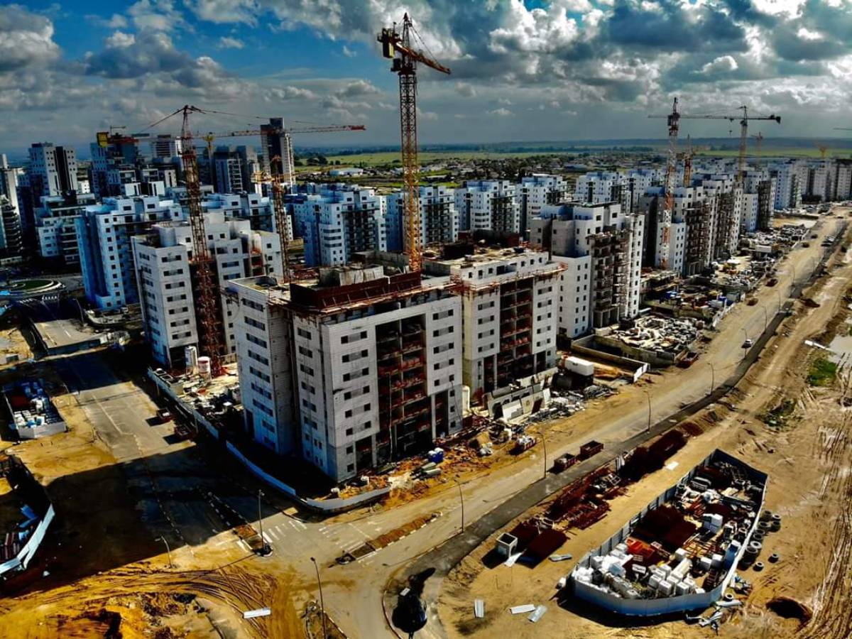 נאות שמיר דיור למשתכן ביבנה הירוקה – ברגי בטון ודבק כימי לקוצים